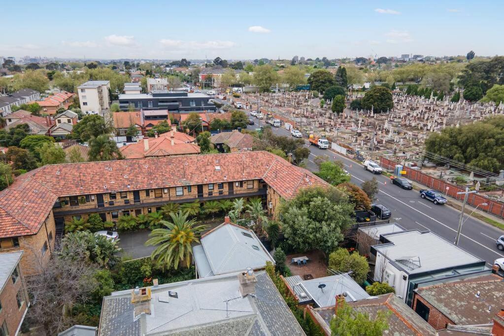 Spacious Style In St. Kilda East - Large Courtyard Melbourne Exterior photo